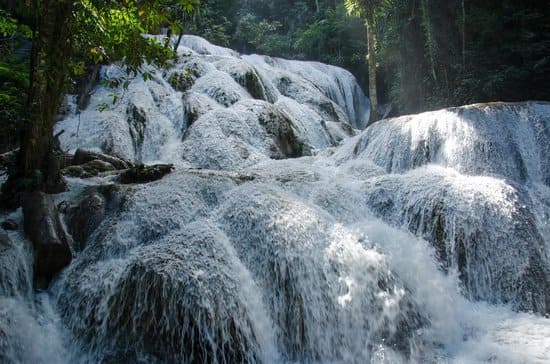 Air Terjun Saluopa